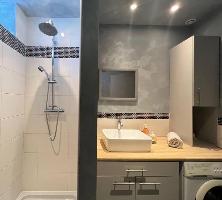 Dans Maison Apartment *